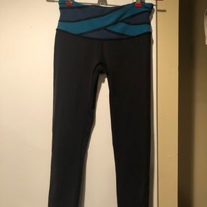 Black cropped wunder unders